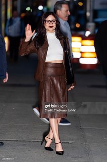 Jenna Ortega feet photo thumbnail
