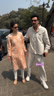 Alia Bhatt feet photo thumbnail