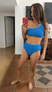 Erin Lim feet photo thumbnail