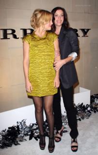Liv Tyler feet photo thumbnail