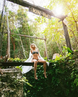 Charly Jordan feet photo thumbnail