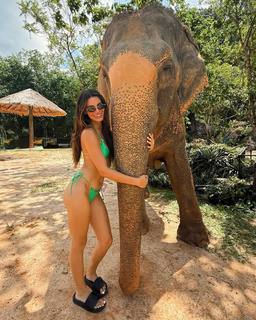 Madison Reed feet photo thumbnail