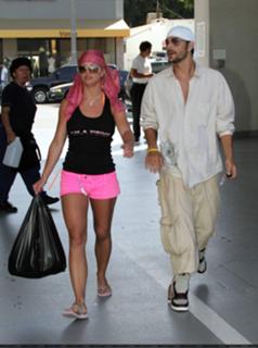 Britney Spears feet photo thumbnail