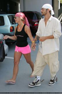 Britney Spears feet photo thumbnail