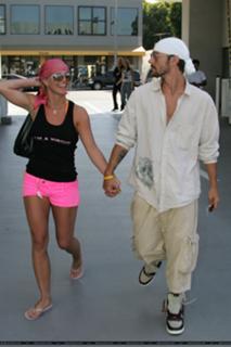 Britney Spears feet photo thumbnail