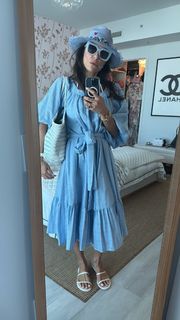 Bethenny Frankel feet photo thumbnail