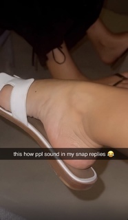 Queen Naija feet photo thumbnail
