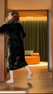 Jessica Chastain feet photo thumbnail
