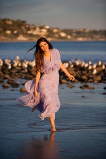 Victoria Justice feet photo thumbnail