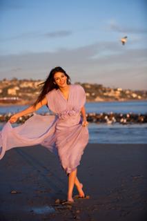 Victoria Justice feet photo thumbnail