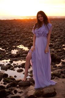 Victoria Justice feet photo thumbnail