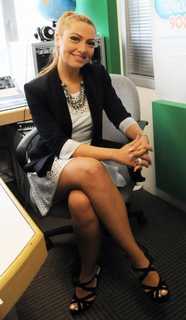 Hadise feet photo thumbnail