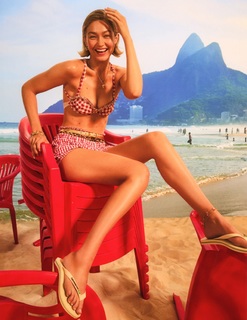 Gigi Hadid feet photo thumbnail