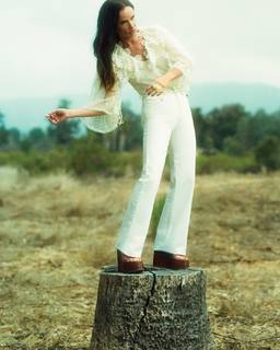 Juliette Lewis feet photo 4