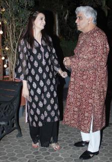 Dia Mirza feet photo thumbnail