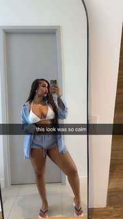 Queen Naija feet photo thumbnail