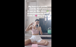 Jacqueline Fernandez feet photo thumbnail