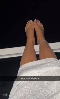 Corinna Kopf feet photo thumbnail