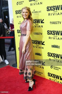 Blake Lively feet photo thumbnail