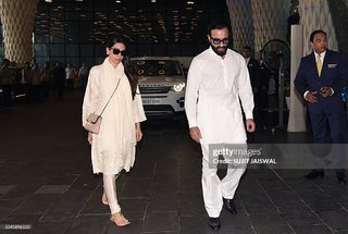 Karisma Kapoor feet photo thumbnail