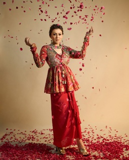 Hansika Motwani feet photo thumbnail