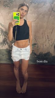 Carolina Dieckmann feet photo thumbnail