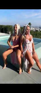 Amanda Saccomanno feet photo thumbnail