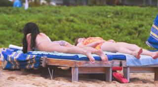 Jennifer Love Hewitt feet photo thumbnail