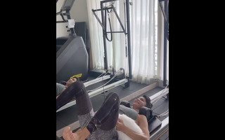 Jacqueline Fernandez feet photo thumbnail