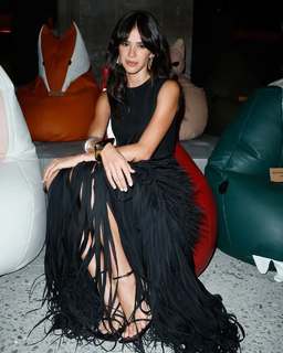 Bruna Marquezine feet photo thumbnail