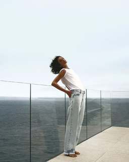 Bruna Marquezine feet photo thumbnail