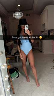 Brittney Smith feet photo thumbnail