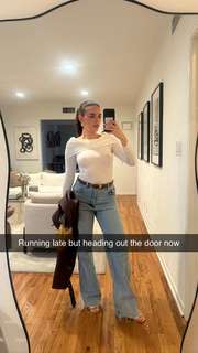 Natalie Noel Mariduena feet photo thumbnail