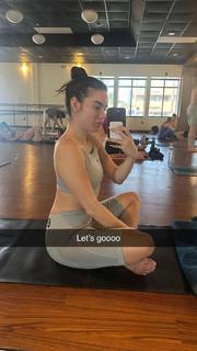 Natalie Noel Mariduena feet photo thumbnail