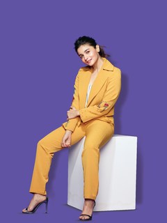 Alia Bhatt feet photo thumbnail