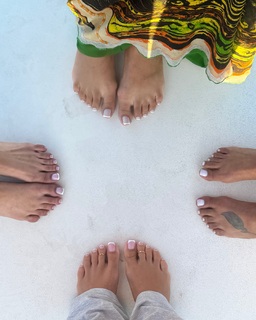 Jena Frumes feet photo thumbnail