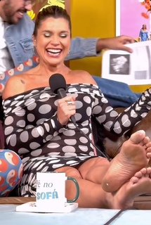 Flávia Alessandra feet photo thumbnail