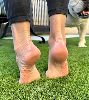 Kyle Unfug feet photo thumbnail