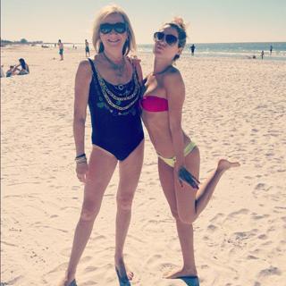 Ashley Tisdale feet photo thumbnail