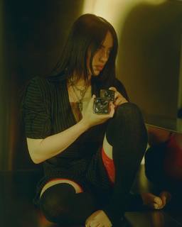 Billie Eilish feet photo 5