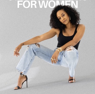 Tia Mowry feet photo 2