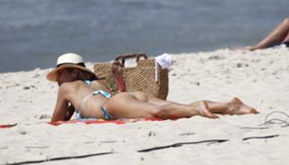 Flávia Alessandra feet photo thumbnail