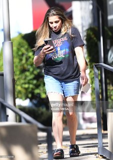 Danielle Fishel feet photo 2