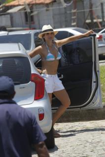 Flávia Alessandra feet photo thumbnail