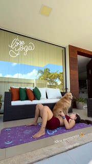 Larissa Manoela feet photo thumbnail