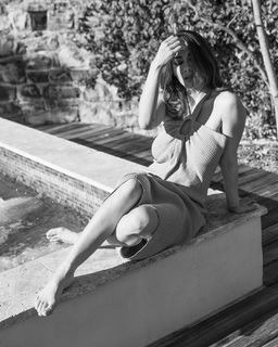 Melita Toniolo feet photo thumbnail