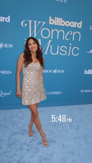 Erin Lim feet photo thumbnail