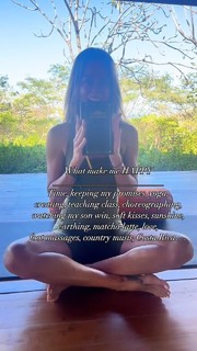 Brooke Burke feet photo thumbnail