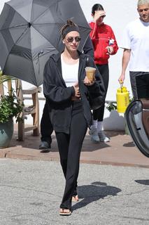 Hailey Bieber feet photo thumbnail