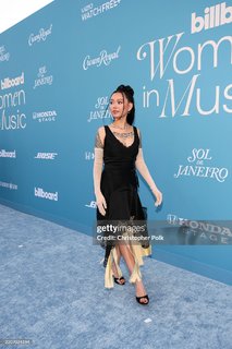 Bella Poarch feet photo 1